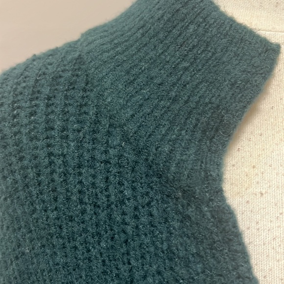 Long green cardigan with pockets - Picture 3 of 6